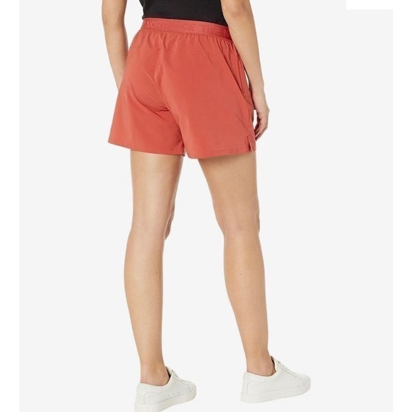 The north face wander shorts red size small, women’s short tandori spice - Picture 2 of 7